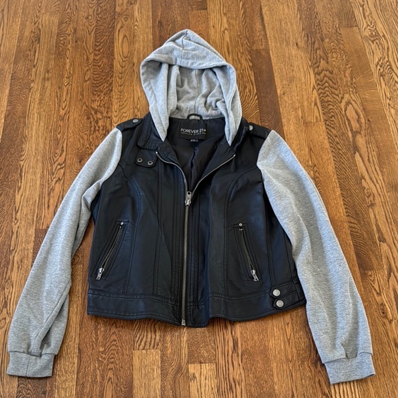 Forever 21 Women’s Black and Gray Hooded Jacket Size 2X - Picture 1 of 8